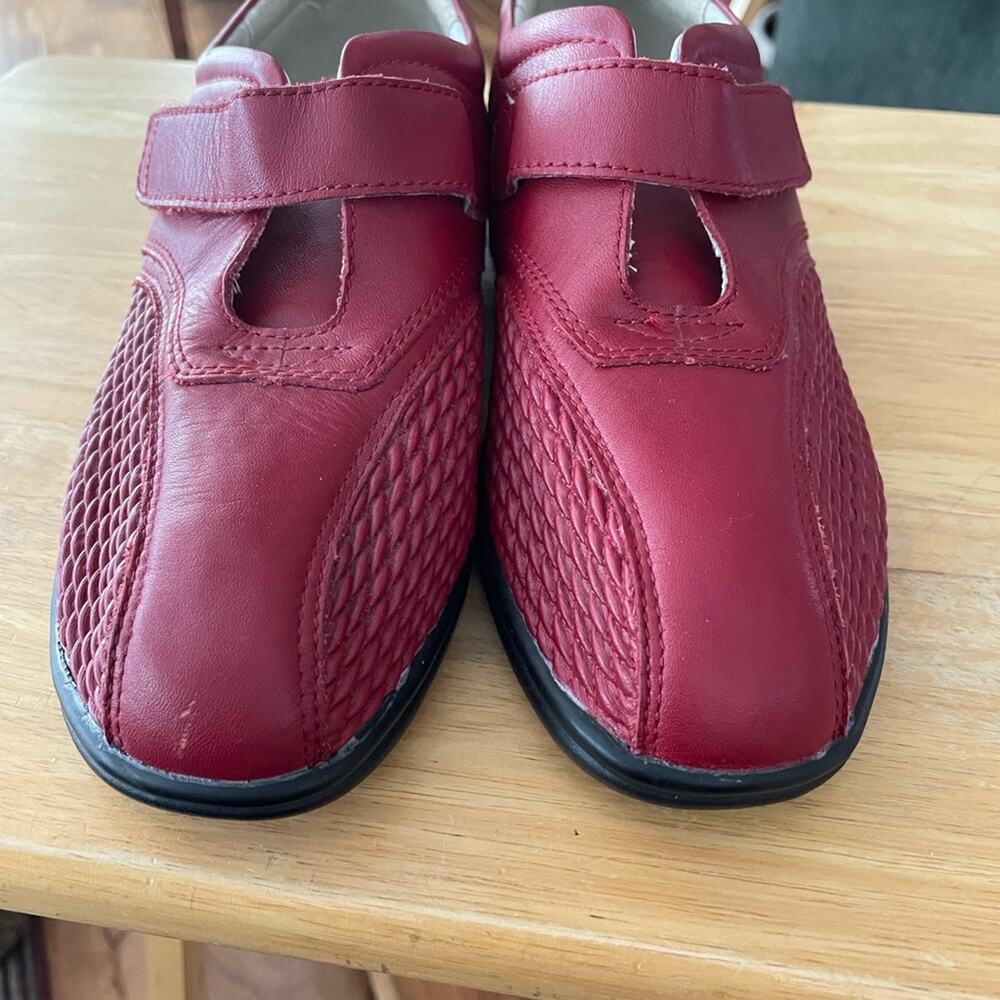 Propet shoes - Picture 3 of 9